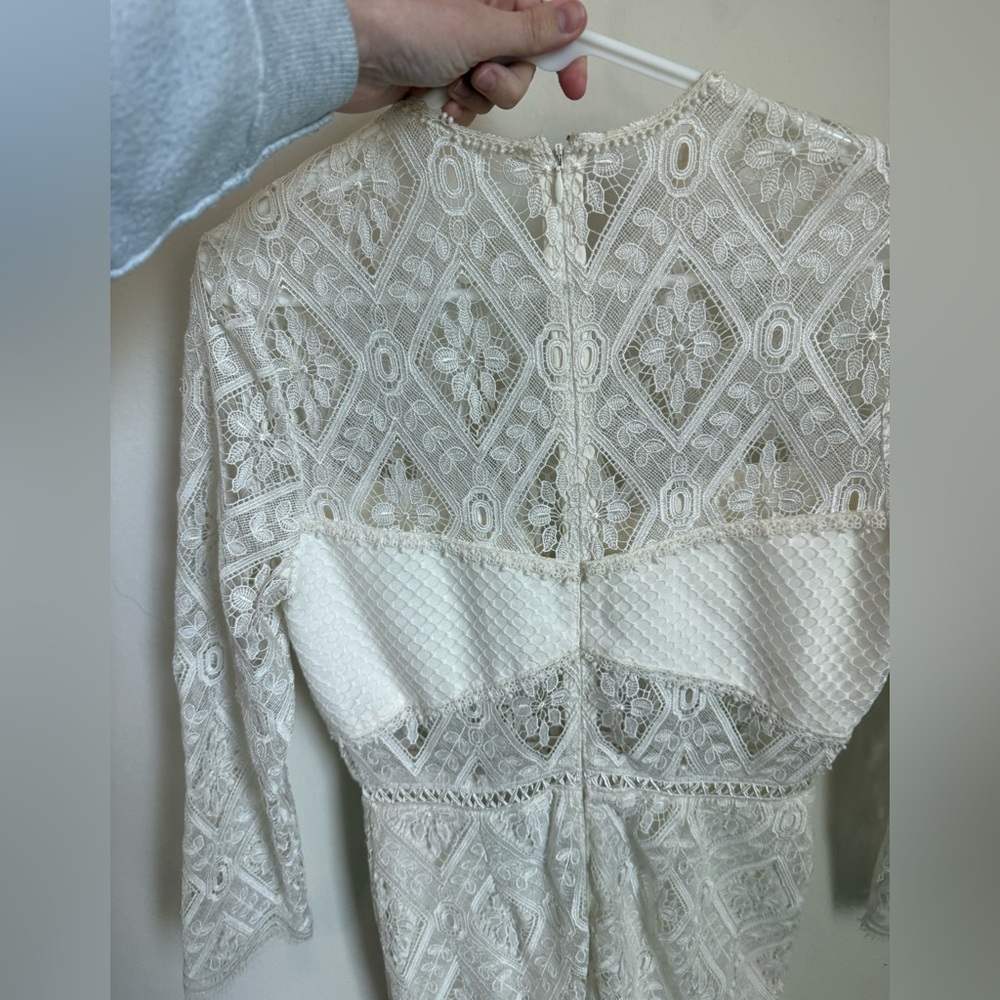 NWT Alexis Maud White Lace Midi
Dress Size Medium - Picture 11 of 14